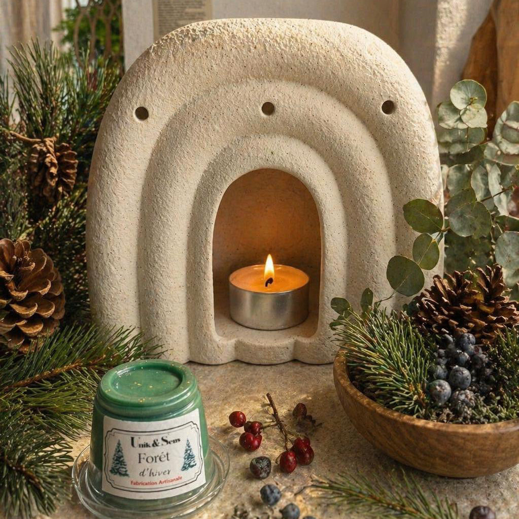 ire parfumée artisanale Unik & Sens – fondant cire végétale aux parfums de Grasse - cassis aiguille de pin eucalyptus